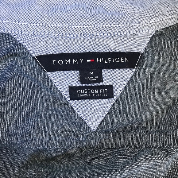 Tommy Hilfiger blue short sleeve button up size medium - Picture 2 of 4